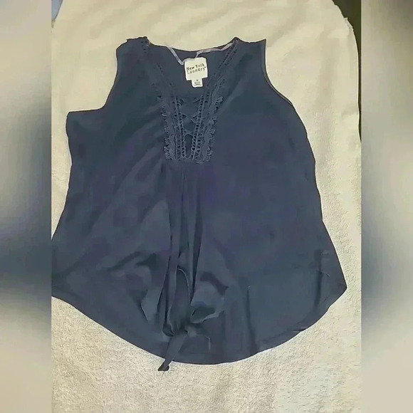 Top - Picture 4 of 7